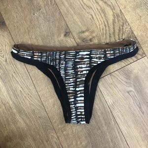 Issa De Mar Pebble Bottoms